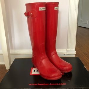 Red Gloss Hunter Rain Boots